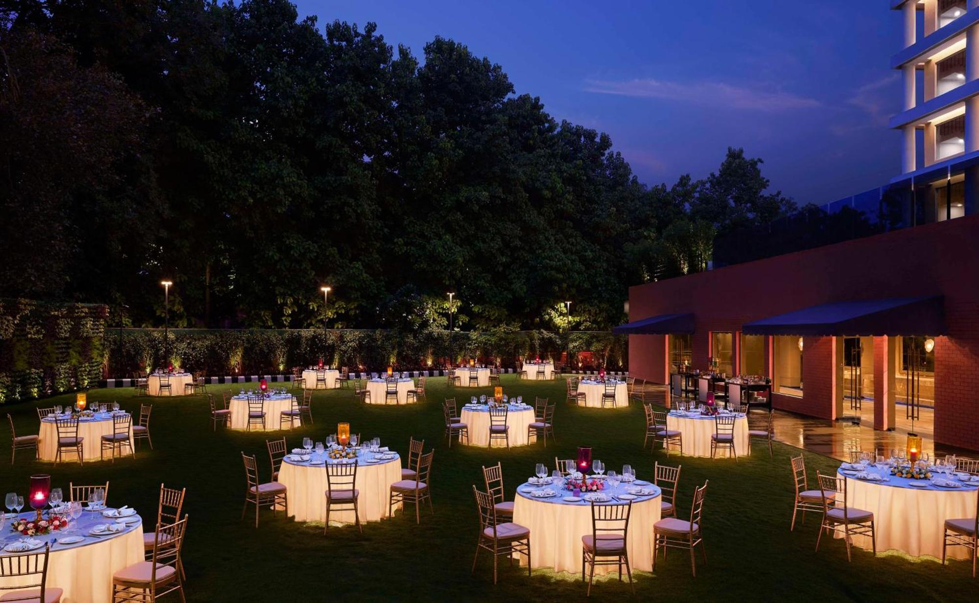 Hyatt Centric Sector17 Chandigarh Bagian luar foto